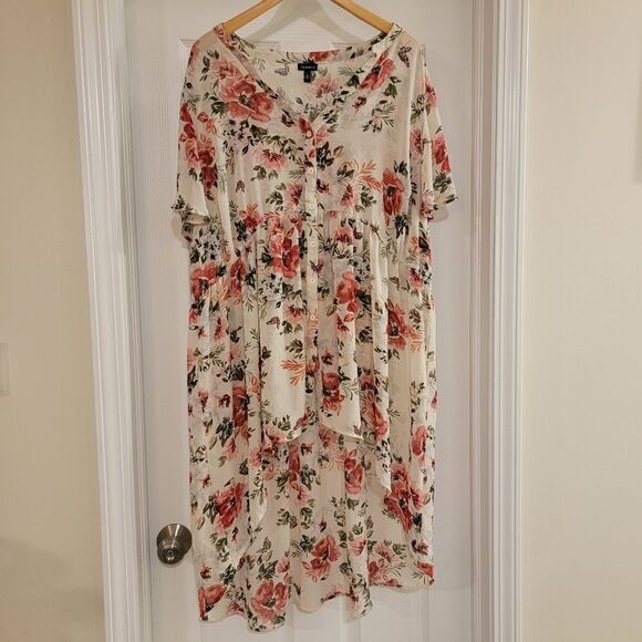 Torrid White Floral Tunic Babydoll Blouse size 4 - Picture 1 of 5